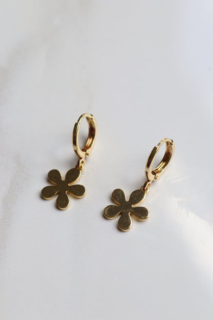 Gold-Filled Daisy Huggies